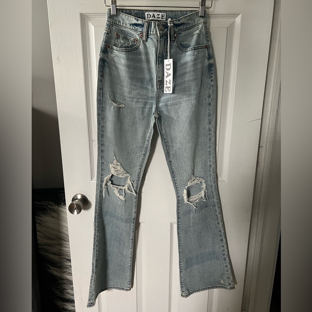 NWT: DAZE women’s Distressed Blue Jeans